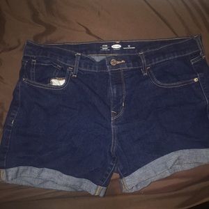 Old navy cuffed shorts ✨